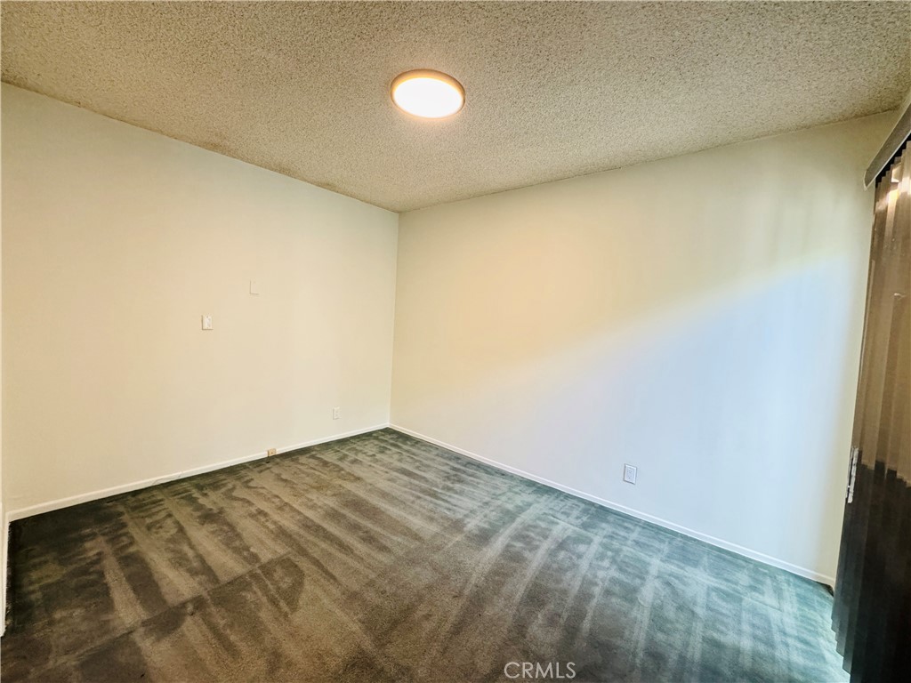 https://media.crmls.org/medias/31d157c4-2819-407a-bd65-7fb0a92859d5.jpg?preset=X-Large