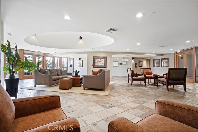 13200 Pacific Promenade, Playa Vista CA: https://media.crmls.org/medias/31d192e8-5cba-4dec-a688-9a899df93d41.jpg