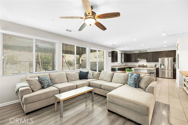 Detail Gallery Image 7 of 44 For 24510 Snapdragon, Lake Elsinore,  CA 92532 - 4 Beds | 2/1 Baths