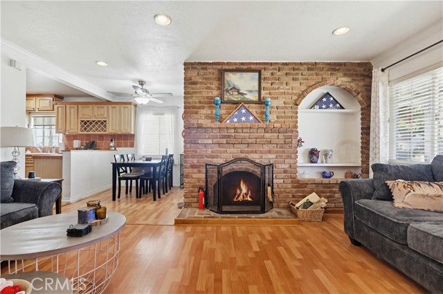 Detail Gallery Image 10 of 42 For 5913 Castana, Lakewood,  CA 90712 - 3 Beds | 2 Baths