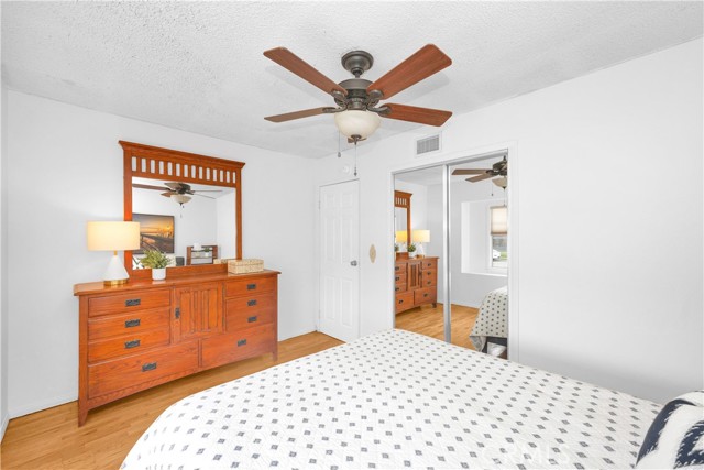 8381 E Hendrie Street, Long Beach CA: https://media.crmls.org/medias/31d3f363-fc43-48c5-ab0d-555d7e06e491.jpg