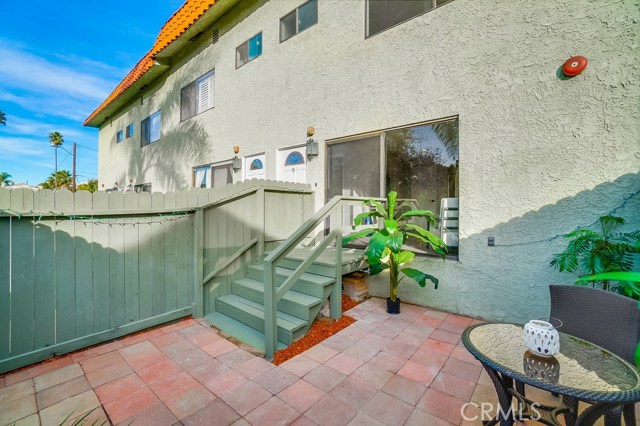 1832 Rockefeller Lane, Redondo Beach, California 90278, 2 Bedrooms Bedrooms, ,2 BathroomsBathrooms,Residential,Sold,Rockefeller,SB17272188