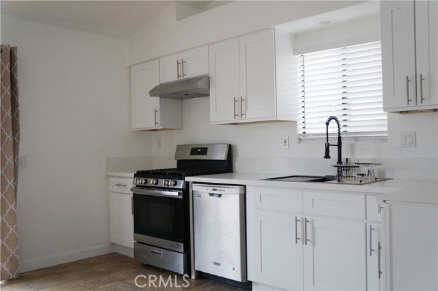 Detail Gallery Image 5 of 18 For 1394 Coral Tree, San Bernardino,  CA 92408 - 2 Beds | 2 Baths