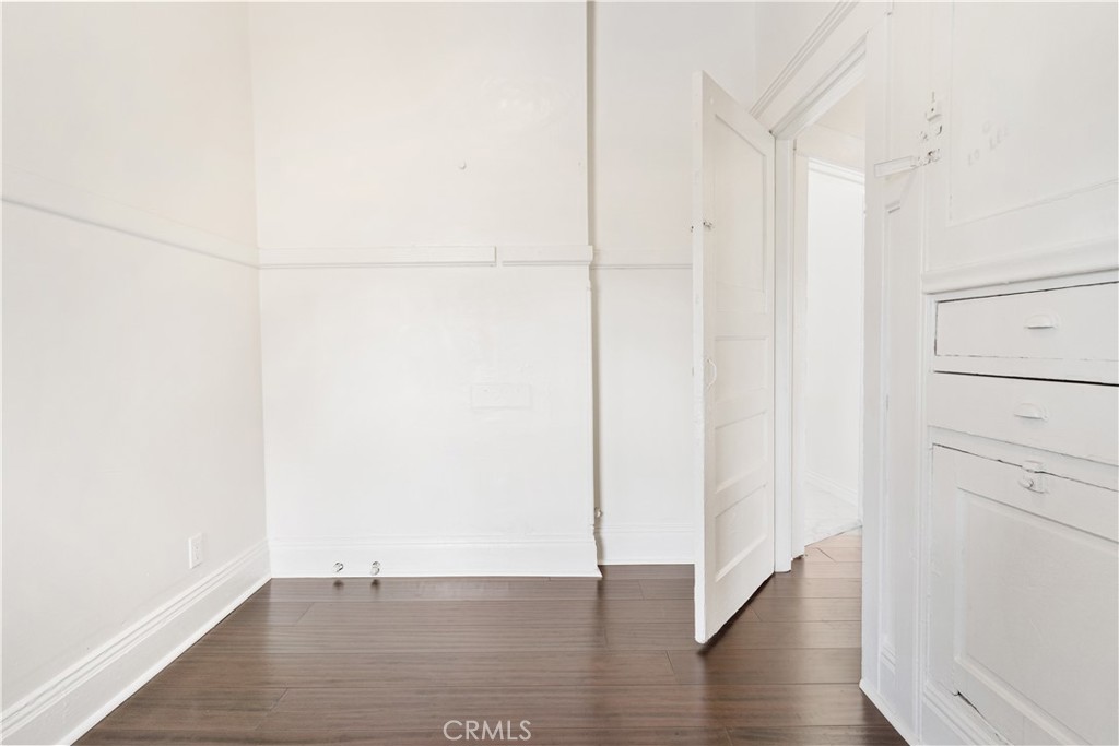 MLS #OC25097887 img 17