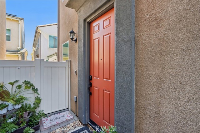 Detail Gallery Image 3 of 21 For 3827 Grant St #49,  Corona,  CA 92879 - 3 Beds | 2/1 Baths