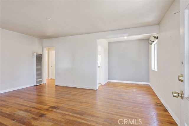Detail Gallery Image 3 of 23 For 5940 Cedros Ave, Van Nuys,  CA 91411 - 2 Beds | 1 Baths