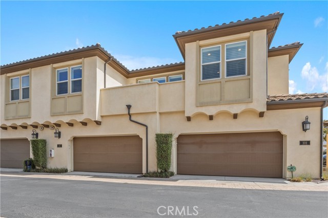 17557 Newland Street, Huntington Beach CA: https://media.crmls.org/medias/31d6a9be-0e95-409b-aa0f-cdba396816d4.jpg