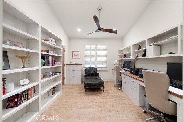 40070 Corte Fortuna, Murrieta CA: https://media.crmls.org/medias/31d74cc5-77cc-4d17-ab54-9b6074cf88ce.jpg