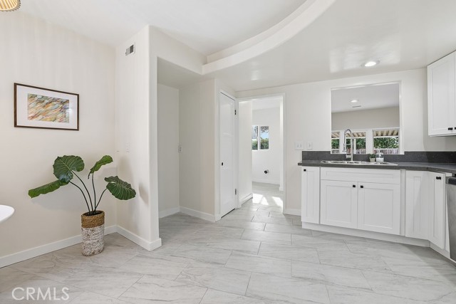 Detail Gallery Image 3 of 58 For 10714 Valley Spring Ln, North Hollywood,  CA 91602 - – Beds | – Baths