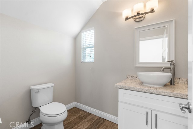 Detail Gallery Image 9 of 20 For 1529 Patricia Ave #6,  Simi Valley,  CA 93065 - 3 Beds | 2/1 Baths
