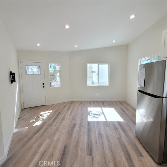 Detail Gallery Image 6 of 20 For 5148 San Feliciano Dr, Woodland Hills,  CA 91364 - 2 Beds | 1 Baths