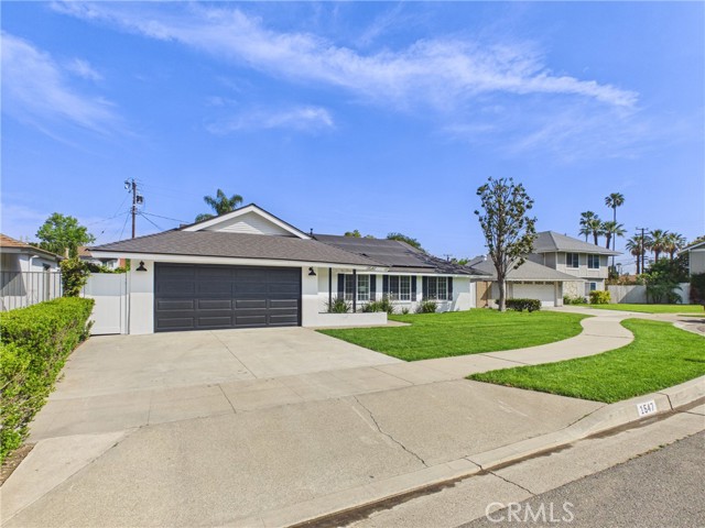Detail Gallery Image 2 of 33 For 1547 E San Alto, Orange,  CA 92865 - 4 Beds | 2 Baths