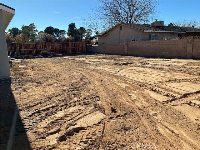 Detail Gallery Image 6 of 24 For 10401 N Loop Bld, California City,  CA 93505 - 4 Beds | 2/1 Baths