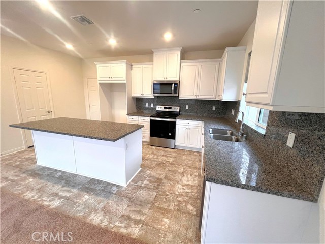 30544 Vera Cruz Circle, Winchester CA: https://media.crmls.org/medias/31da981f-bea3-4a17-8ead-dceee37cd6d5.jpg