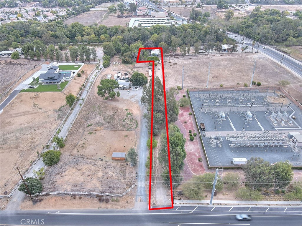 https://media.crmls.org/medias/31db5332-0b3b-4e0c-a3fd-3b8abb234371.jpg?preset=X-Large