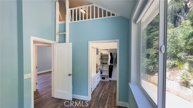 SECOND BEDROOM W/ WALKIN CLOSET
