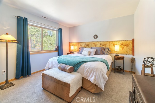 Detail Gallery Image 28 of 53 For 448 Edgemoor Rd, Big Bear Lake,  CA 92315 - 7 Beds | 4/1 Baths