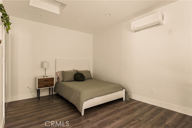 Detail Gallery Image 10 of 22 For 15233 Camarillo St, Sherman Oaks,  CA 91403 - – Beds | – Baths