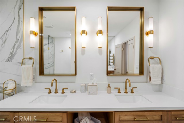 Detail Gallery Image 22 of 31 For 575 S Barrington Ave #109,  Los Angeles,  CA 90049 - 3 Beds | 2/1 Baths