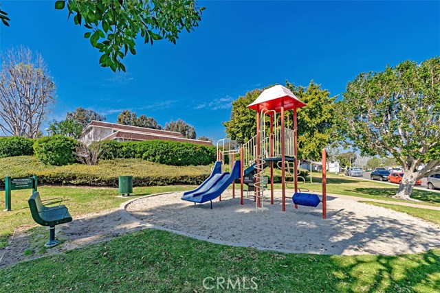 Detail Gallery Image 33 of 41 For 26253 via Roble #14,  Mission Viejo,  CA 92691 - 2 Beds | 1/1 Baths