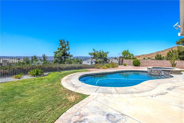 33411 Miners Drive, Yucaipa CA: https://media.crmls.org/medias/31dea243-2176-4352-bc4b-3490e8a9eef2.jpg