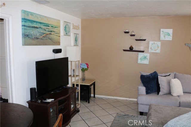 3641 W Oak Avenue, Fullerton CA: https://media.crmls.org/medias/31dea714-e7a3-4141-a39b-d4e1a500bdc1.jpg