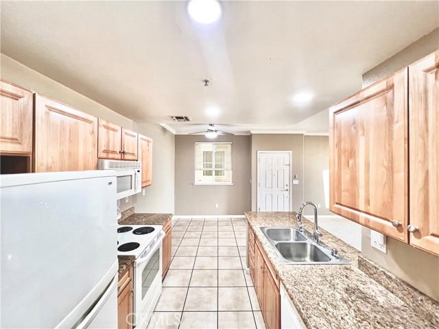Detail Gallery Image 9 of 21 For 1360 Shady Ln #925,  Turlock,  CA 95382 - 2 Beds | 2 Baths