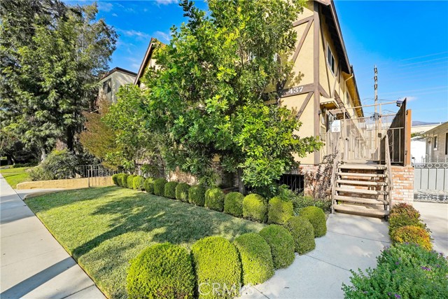 Detail Gallery Image 2 of 26 For 437 Ivy St #4,  Glendale,  CA 91204 - 2 Beds | 1/1 Baths