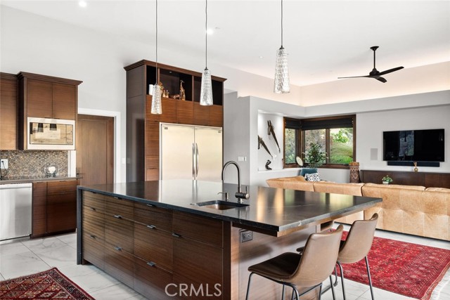 3386 Canyon Oaks Terrace, Chico CA: https://media.crmls.org/medias/31df37a7-726b-4d02-974b-8c3bfe007252.jpg
