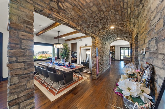 29732 Arroyo Oak Lane, Castaic CA: https://media.crmls.org/medias/31df84e5-2894-455e-a1a6-d854350a22cc.jpg