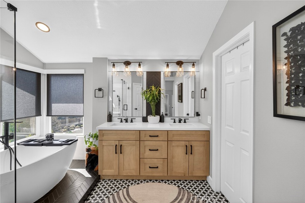 MLS #OC26040336 image #50