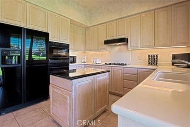 315 Indian Ridge Drive, Palm Desert CA: https://media.crmls.org/medias/31dfeeca-2c3a-4808-b3c3-d97e49d6fa58.jpg