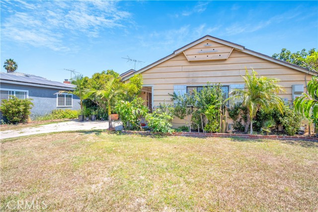 11028 Condon Avenue, Inglewood CA: https://media.crmls.org/medias/31e039b6-a121-4267-aea7-938f7d19f8da.jpg
