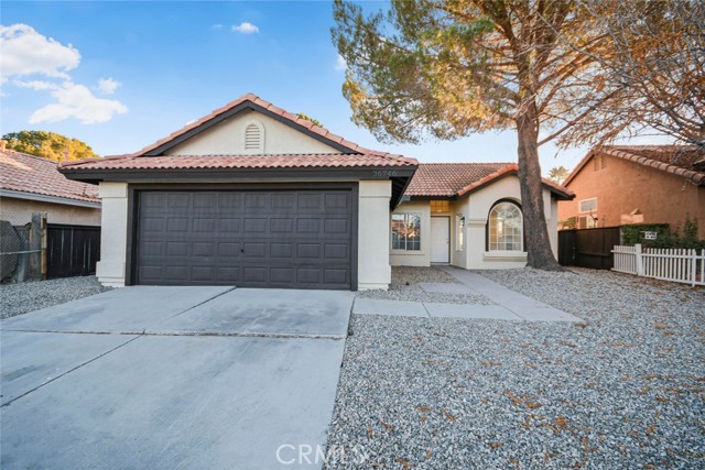 Detail Gallery Image 1 of 17 For 36746 Golden Oak Dr, Palmdale,  CA 93552 - 3 Beds | 2 Baths