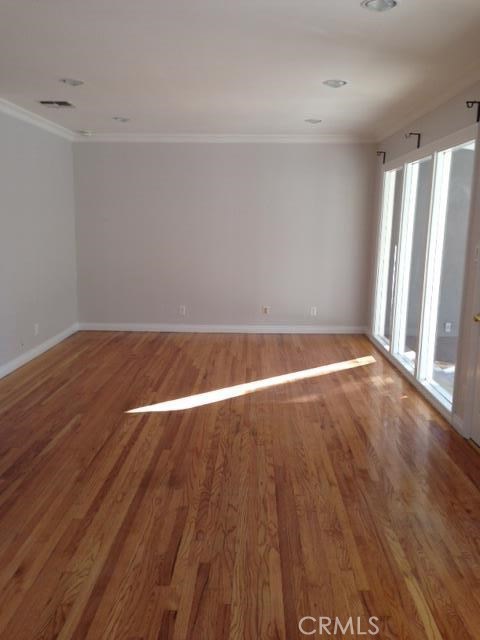 Detail Gallery Image 11 of 18 For 19224 Sylvan St, Tarzana,  CA 91335 - 3 Beds | 2 Baths