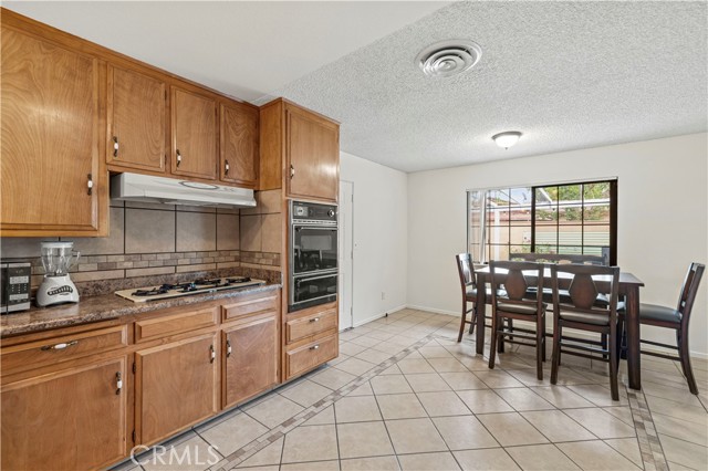 Detail Gallery Image 8 of 40 For 45344 Lorimer Ave, Lancaster,  CA 93534 - 3 Beds | 2 Baths