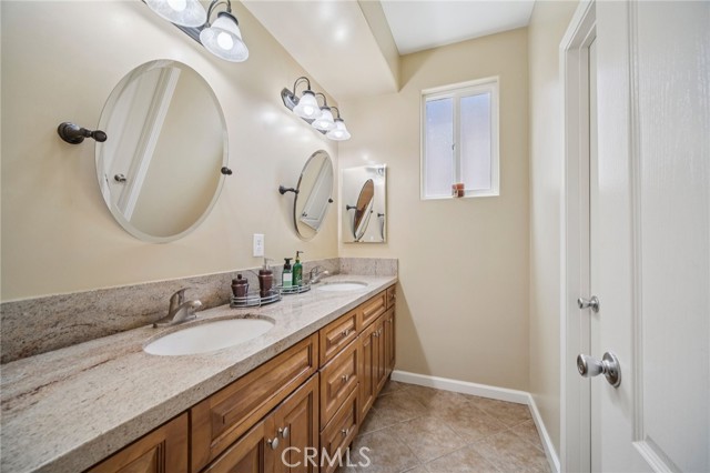 6958 Amigo Avenue, Reseda CA: https://media.crmls.org/medias/31e35b97-04e5-4406-89bb-0e9f6a66efbd.jpg