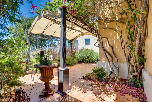 12 Savona Court, Newport Coast CA: https://media.crmls.org/medias/31e3a821-aedb-4759-b3c3-34dd39569f75.jpg