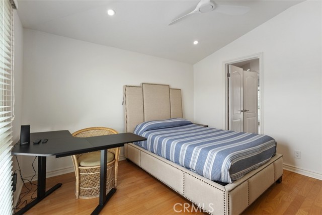 Detail Gallery Image 14 of 23 For 2101 E 15th St #7,  Newport Beach,  CA 92663 - 2 Beds | 1/1 Baths