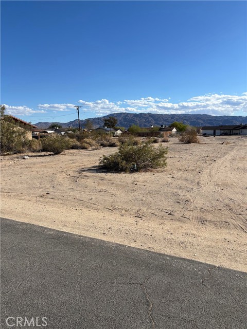 Detail Gallery Image 4 of 10 For 1 Flying H Rd, Twentynine Palms,  CA 92277 - – Beds | – Baths