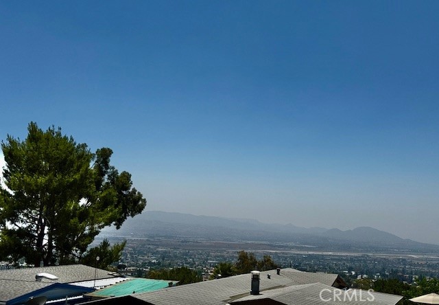4040 Piedmont Drive, Highland CA: https://media.crmls.org/medias/31e3fbdf-57f2-43bc-a604-53ccdd36ad99.jpg