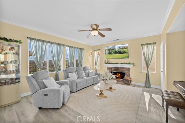 Detail Gallery Image 16 of 57 For 31920 Cedarhill, Lake Elsinore,  CA 92532 - 5 Beds | 3/1 Baths