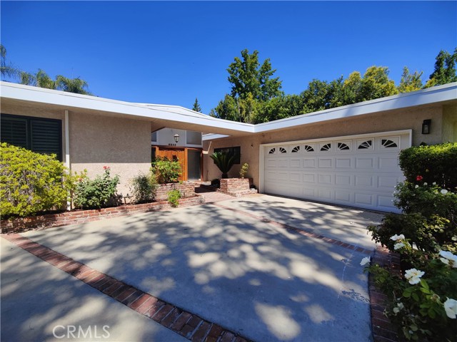 6233 Capistrano Avenue, Woodland Hills CA: https://media.crmls.org/medias/31e52cf1-ea98-426c-af14-75a7f4362373.jpg