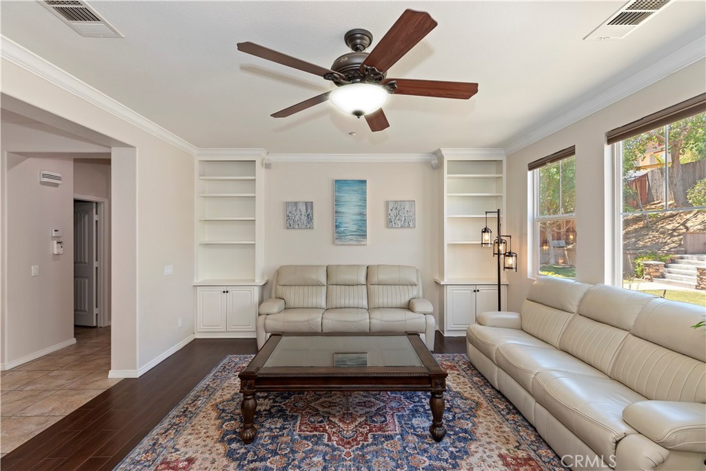 MLS #OC25133999 img 13