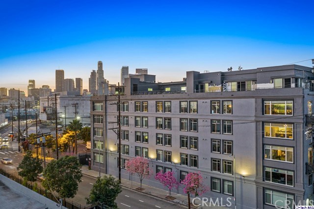 825 E 4Th St #207, Los Angeles, CA 90013