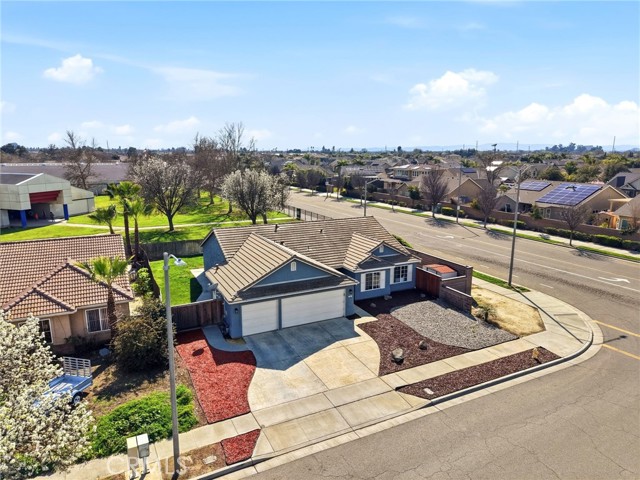 Detail Gallery Image 6 of 51 For 865 Avalon Dr, Lemoore,  CA 93245 - 5 Beds | 2 Baths