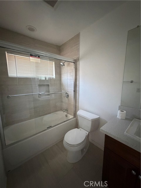 Detail Gallery Image 15 of 24 For 17811 Devonshire, Northridge,  CA 91325 - 3 Beds | 3 Baths