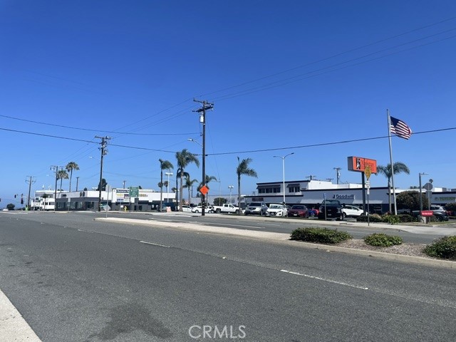 https://media.crmls.org/medias/31e84683-9eb2-4979-b0fa-12d0b93b01c9.jpg?preset=X-Large