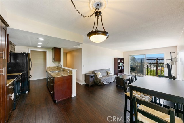 Detail Gallery Image 6 of 53 For 1517 E Garfield #53,  Glendale,  CA 91205 - 2 Beds | 2 Baths