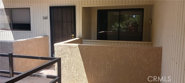 Detail Gallery Image 2 of 11 For 2809 N Los Felices Circle E #G207,  Palm Springs,  CA 92262 - 1 Beds | 1 Baths